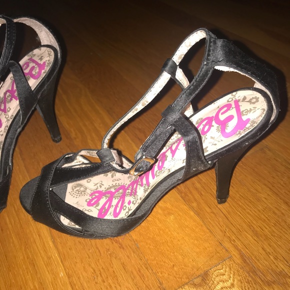 Black satin heels - Picture 2 of 4